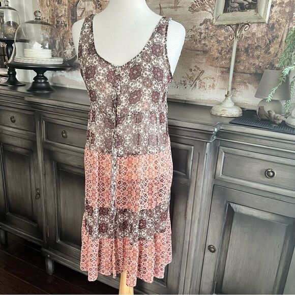 Multicolored Tiered Midi Sundress with V-Neck
Size XL - Picture 8 of 8